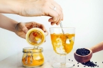 Haldi Kalonji Water benefits, Haldi Kalonji Water during periods, how haldi kalonji water helps to ease menstrual discomfort, Women health