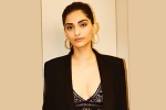 Sonam Kapoor latest, Sonam Kapoor news, sonam flaunts off her curves, Cleavage