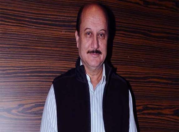 London: Anupam Kher honored with &#039;The Asian awards&#039;