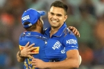 Arjun Tendulkar wicket, Arjun Tendulkar breaking news, arjun tendulkar gets his first wicket in ipl, Last over