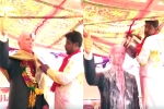 donald trump admirers, Donald Trump Bhakt from Telangana, donald trump bhakt from telangana in india unveils a 6 ft statue of u s president performs puja with milk, Srinivas kuchibhotla