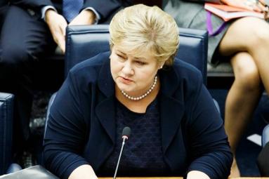 Norwegian Prime Minister Erna Solberg Caught Playing Pokemon Go in Parliament!