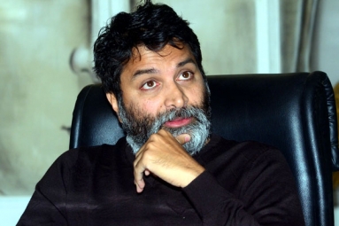 Trivikram Srinivas Walks Out of Pink Remake?