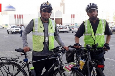 Two Indian Men Cycling to Mecca for Haj While Fasting for Ramadan