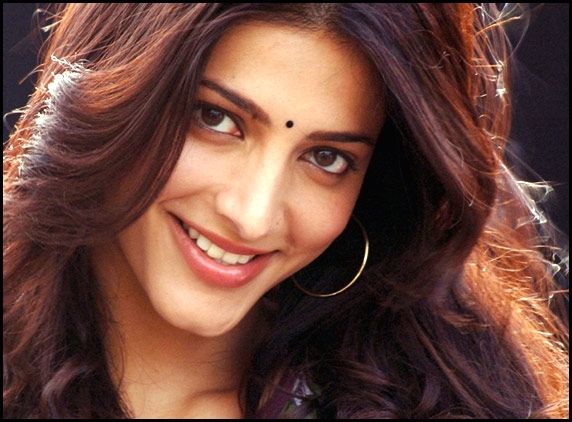 Shruti Haasan takes pleasure in writing!